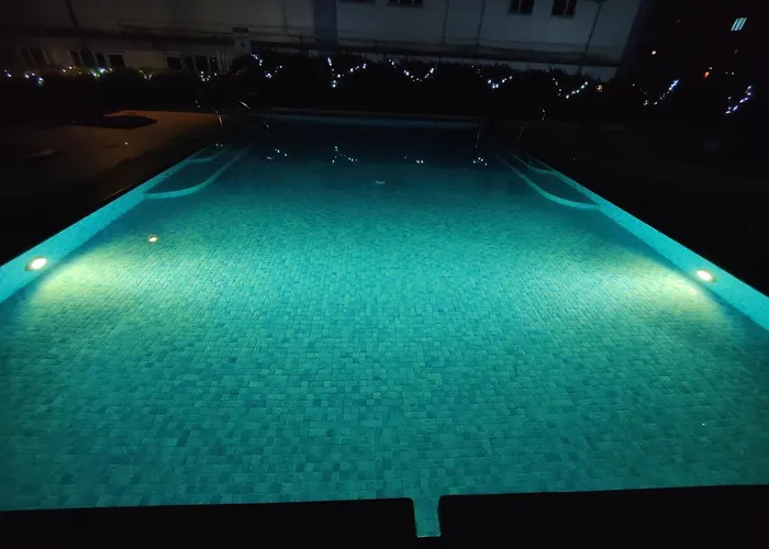 Hotel Premium 1br At Mplace Music 50 Inch Tv Pool Pay Extra Manila