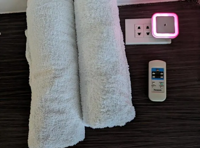 Hotel Premium 1br At Mplace Music 50 Inch Tv Pool Pay Extra Manila